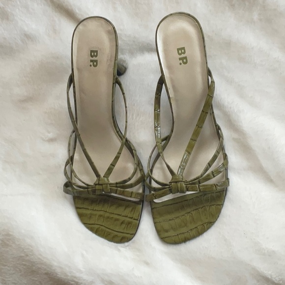 BP sandals 8M - Picture 2 of 6